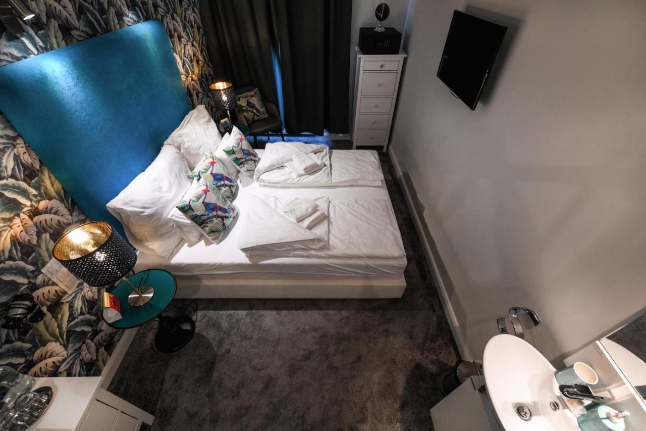 Blue Velvet Hotel Будапеща Екстериор снимка